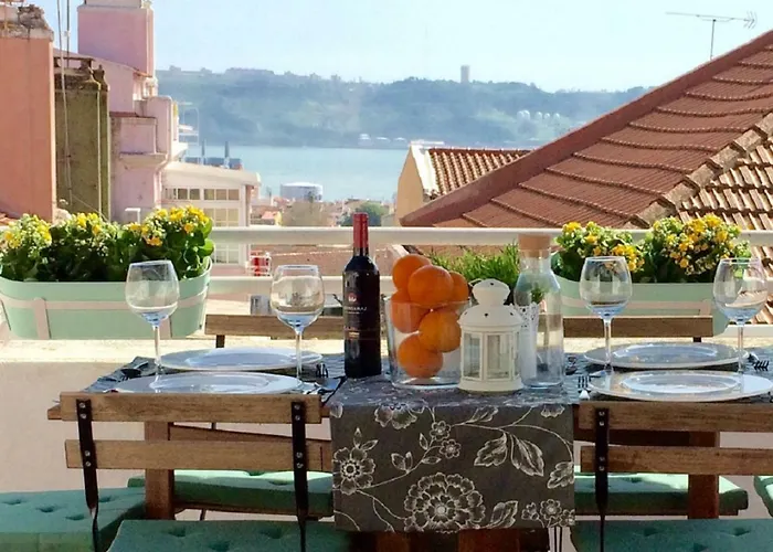 Art-Deco Apartment In Belem